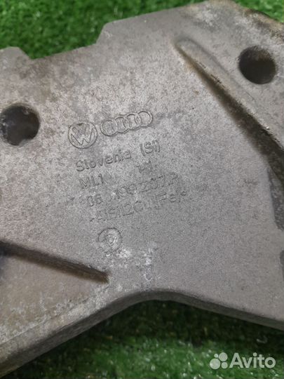 Кронштейн двигателя правый шкода октавия а5