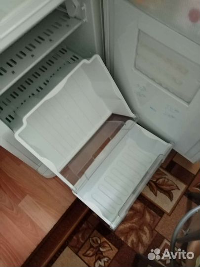 Холодильник indesit