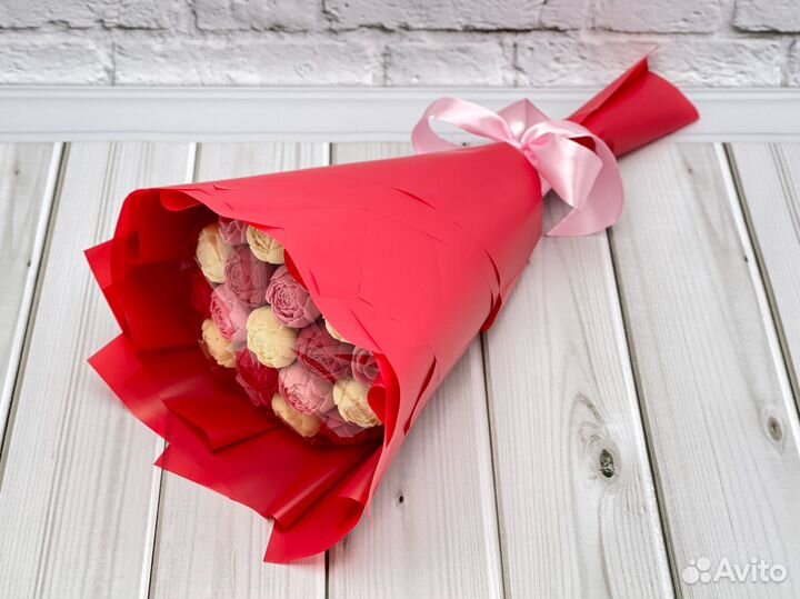 Букет из шоколадных пионов и роз