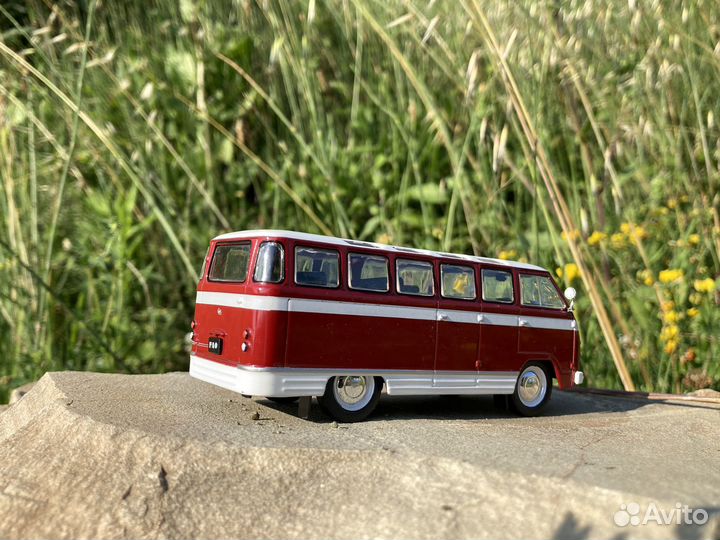 Автолегенды СССР deagostini Раф 977д