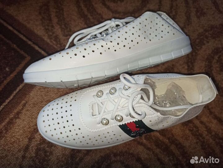 Кроссовки женские легкие