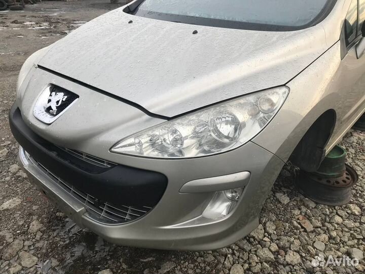 Бампер передний Peugeot 308 1.6Б 2009г