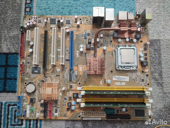 Материнская плата с процессором и видеокартой