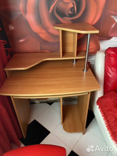 Компьютерный стол