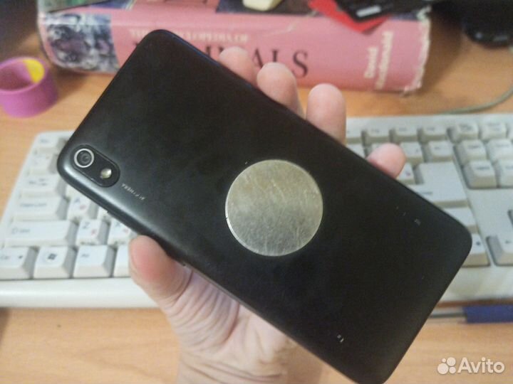 Xiaomi Redmi 7A, 2/16 гб выключается