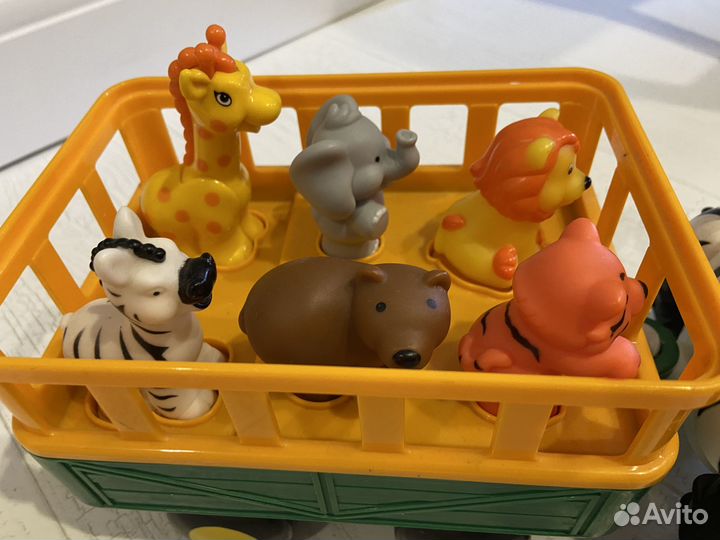 Kiddieland зоопарк трактор