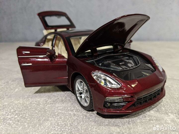 Масштабная модель Porsche Panamera