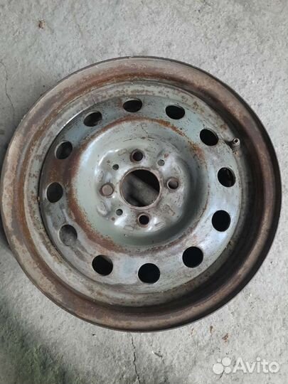 Штампованый диск r14 Ваз Лада