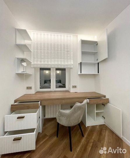 Рабочая зона у окна