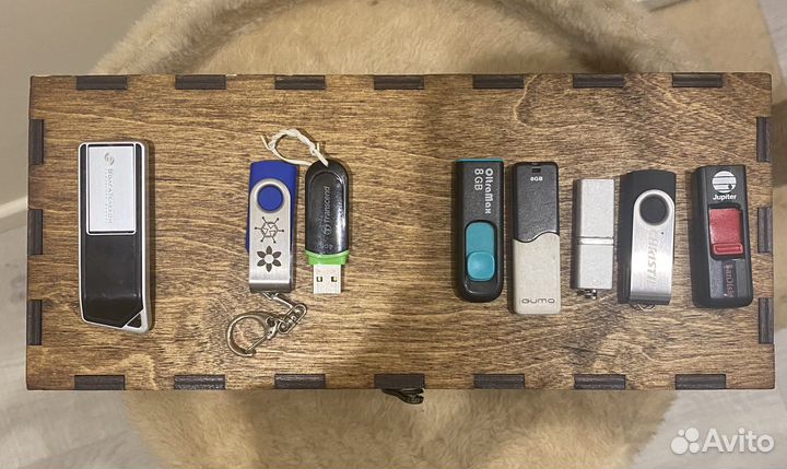 Usb флешки 4 и 8 Гб