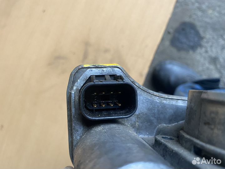 Дроссельная заслонка Opel Zafira A 1.8