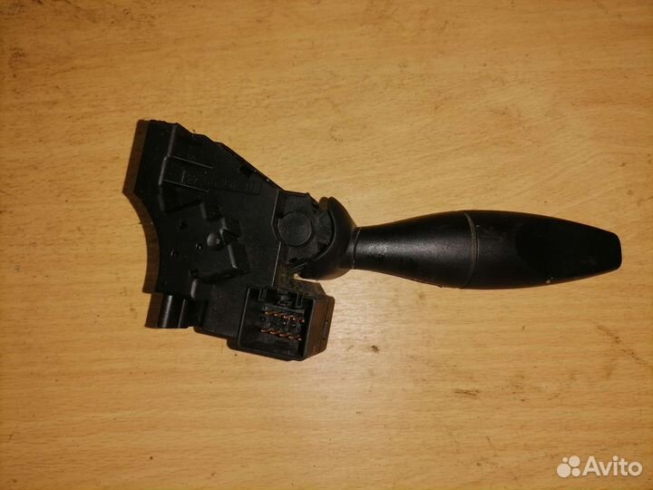 Подрулевой перек-тель поворотников Ford Focus 1
