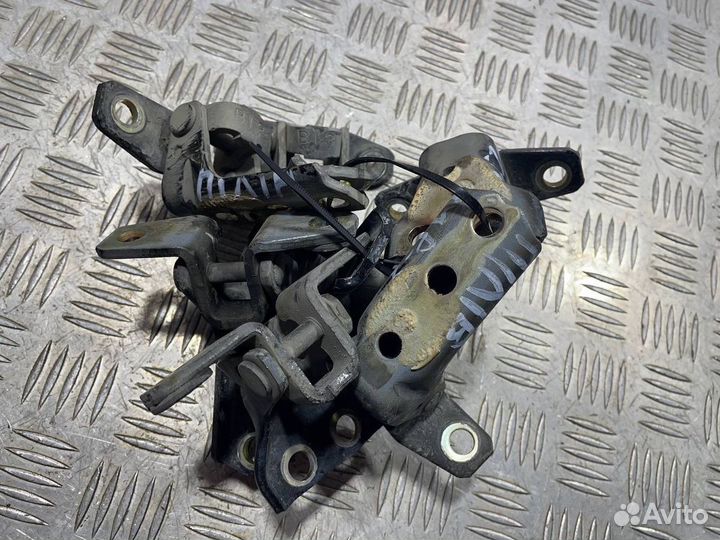 Петля двери Mitsubishi Pajero (V60) III (1999–2003