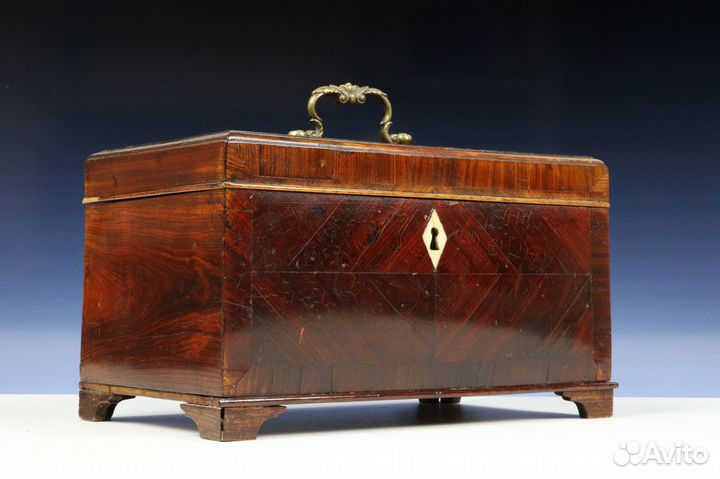 Шкатулка для чая. Шпон красного дерева. XIX-XX век