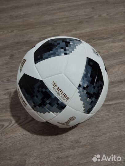 Футбольный мяч Adidas telstar fifa 2018