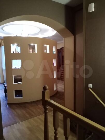 4-к. квартира, 132 м², 4/4 эт.