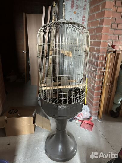 Клетка для попугая на подставке
