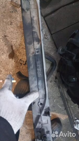 Радиатор охлаждения mercedes w140