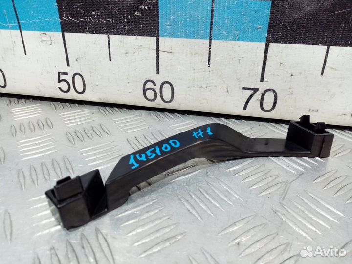 Б/У Кронштейн передней консоли левый#001