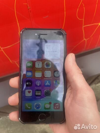 iPhone SE, 64 ГБ