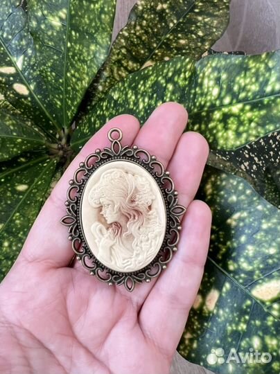 Кулон Камея