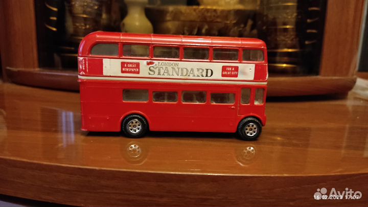 Моделька машинка- автобус