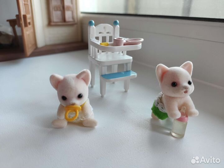 Sylvanian families домик, мебель, посуда