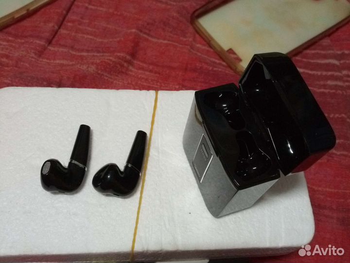 Наушники беспроводные новые отличный подарок