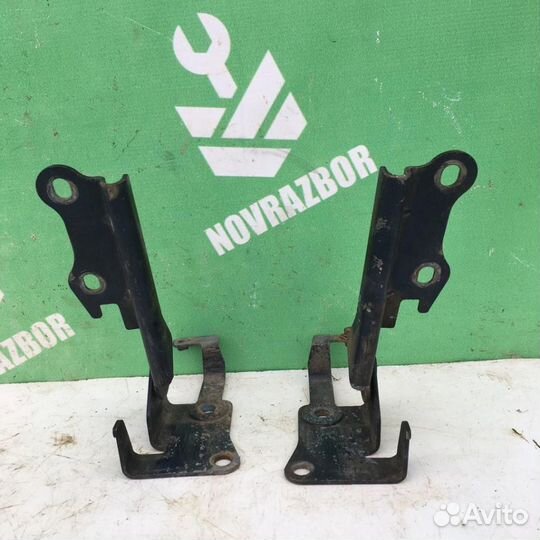 Петля капота Киа Спектра