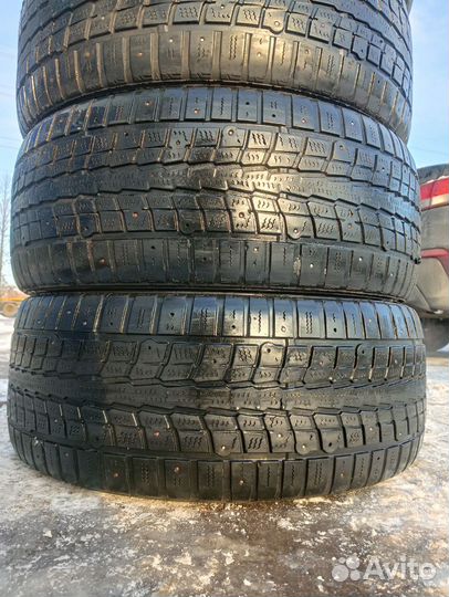 Dunlop SP Winter Ice 01 215/50 R17 95T