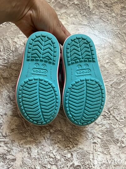 Сандалии crocs