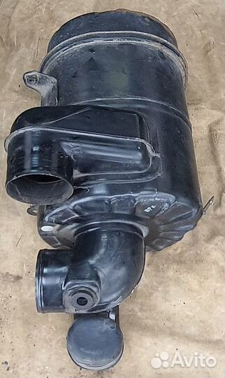 Корпус воздушного фильтра двиг Toyota Hiace KZH106