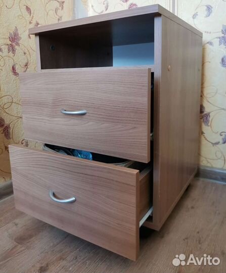 Тумба прикроватная выкатная