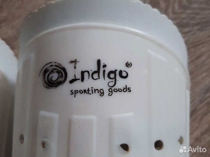 Щитки футбольные Indigo