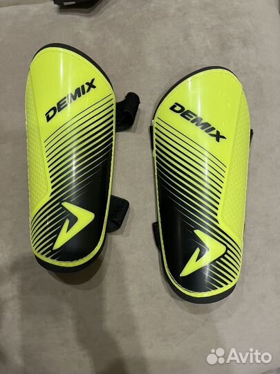 Футбольные щитки