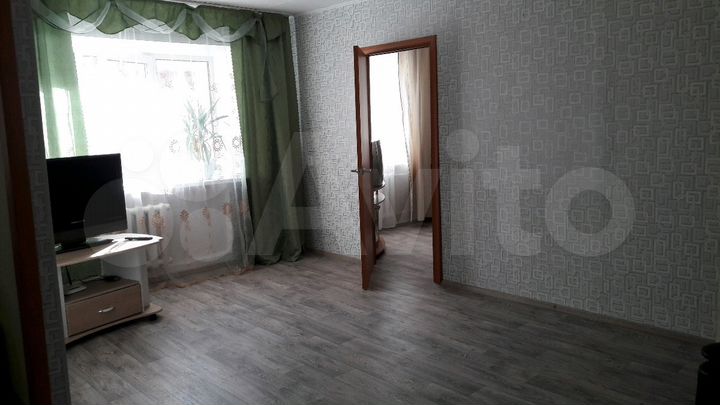 2-к. квартира, 42 м², 1/4 эт.