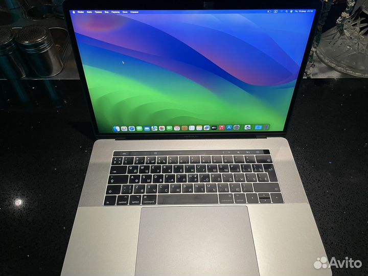 Apple MacBook Pro 15 2017 touch bar