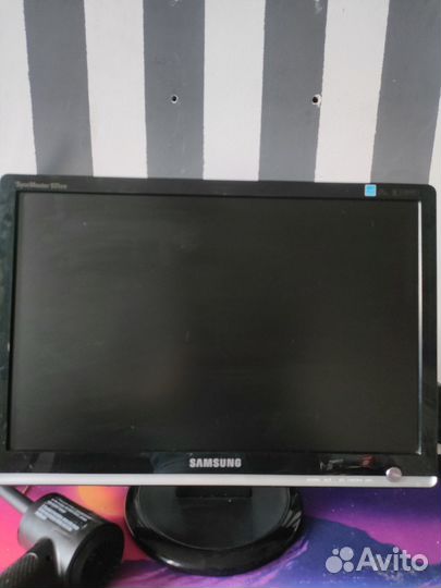 Монитор Samsung