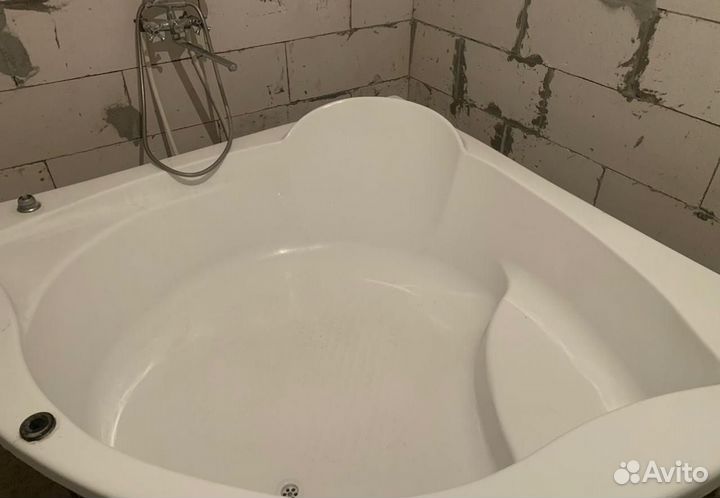 Ванна акриловая
