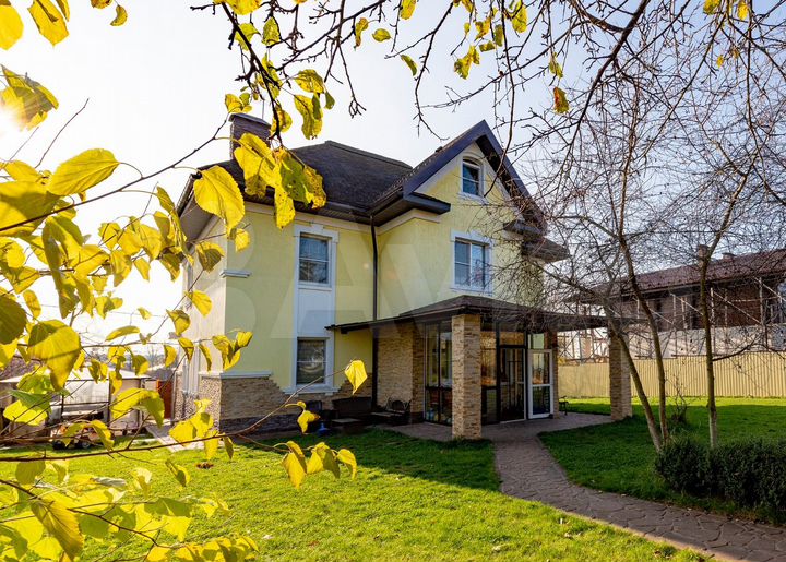 Коттедж 450 м² на участке 17 сот.