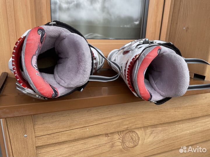 Горнолыжные ботинки 23,5 женские