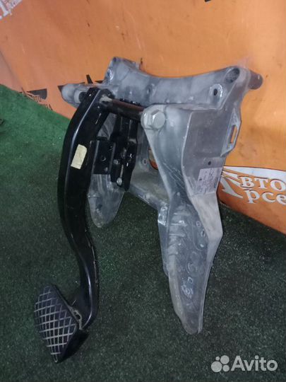 Педаль тормоза Volkswagen Touareg