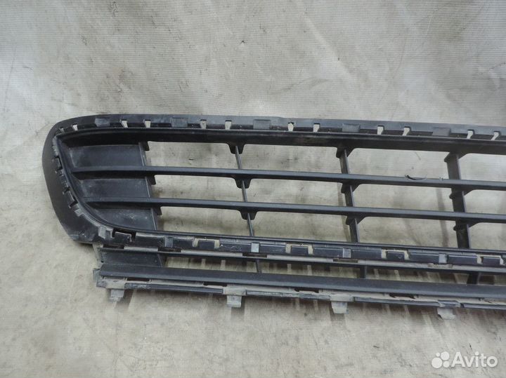 Решетка переднего бампера Volkswagen Golf 2012 - 2