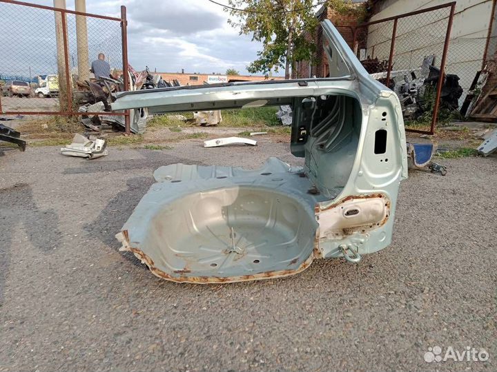 Крыло заднее правое Renault Logan 2005