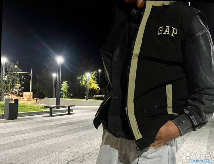Жилетка и Худи Gap