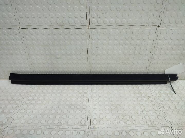 Уплотнитель стекла двери задний правый Lexus Rx 4