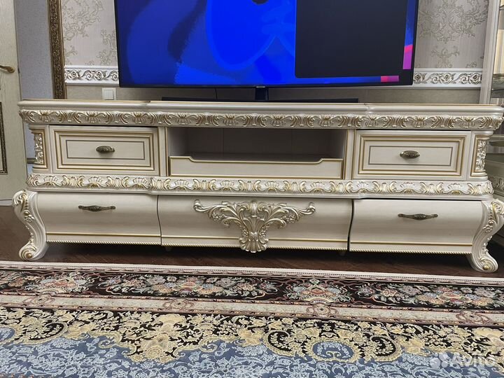 Буфеты и серванты