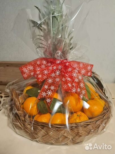 Плетеный поднос круглый с ручками ручная работа