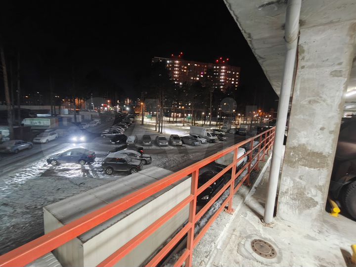 Машиноместо, 13 м²