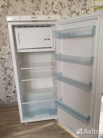 Холодильник бу pozis